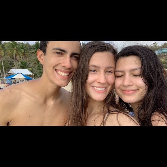 Meet your Posher, Sofia - Picture 1 of 1